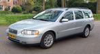 Volvo V70 2.4 140PK 2005 Momentum, Auto's, Origineel Nederlands, Te koop, Zilver of Grijs, 5 stoelen