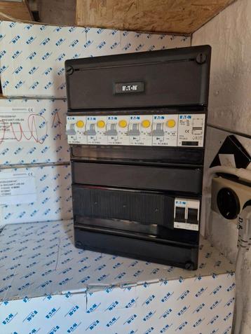 Meterkast Eaton 5x aardlekautomaat compleet bedraad  beschikbaar voor biedingen