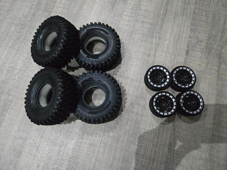 1.9 proline hyrax 120mm met plastieken beadlocks zgan, Hobby en Vrije tijd, Modelbouw | Radiografisch | Auto's, Zo goed als nieuw