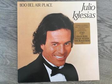 Vinyl LP Julio Iglesias   1100 bel air place 1984 beschikbaar voor biedingen