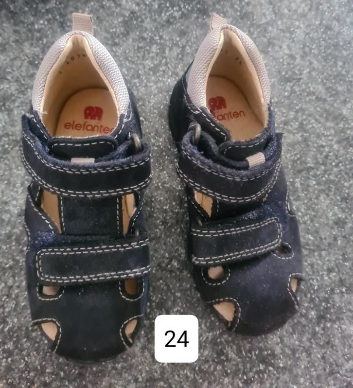 2 paren dure kinderen sandalen maat 24 en maat 23/24, Kinderen en Baby's, Kinderkleding | Schoenen en Sokken, Zo goed als nieuw