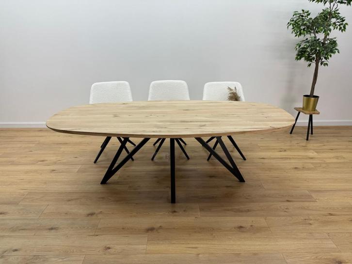 Eiken deens ovale tafel met flower onderstel, Huis en Inrichting, Tafels | Eettafels, Nieuw, Eikenhout