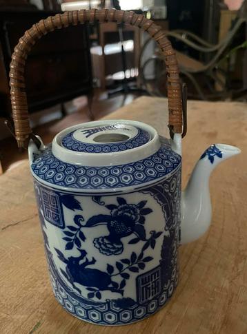 Chinese vintage theepot met bamboe handvat nieuw ongebruikt. beschikbaar voor biedingen