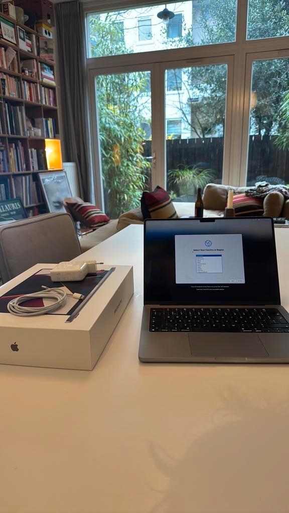 MacBook Pro 14" M1 2021, Computers en Software, Apple Macbooks, Zo goed als nieuw, MacBook Pro, Overige groottes, Onbekend, Qwerty