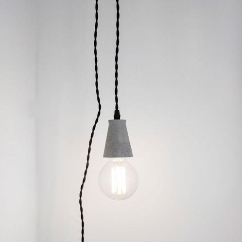 Hippe betonnen hanglamp - Kikkerland concrete pendant lamp, Huis en Inrichting, Lampen | Hanglampen, Nieuw, Minder dan 50 cm, Ophalen of Verzenden