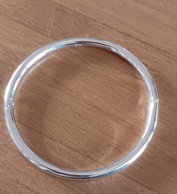 Armband zilverkleurig solide beschikbaar voor biedingen