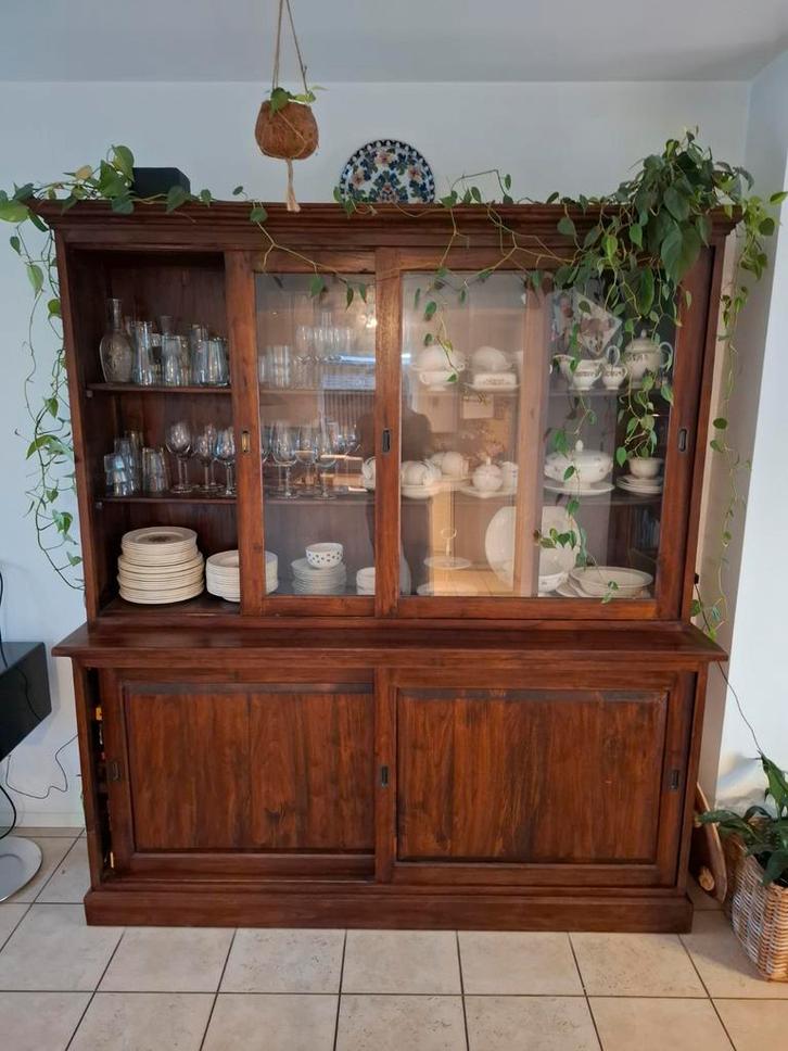 Houten buffetkast met schuifdeuren. Voor 300 euro. Teakhout., Huis en Inrichting, Kasten | Buffetkasten, Gebruikt, 150 tot 200 cm