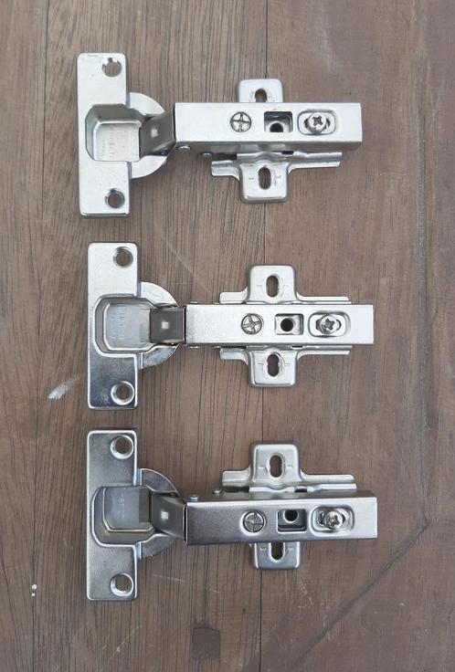 3x Hettich Kastscharnieren Voorliggend Potmaat van 35 mm, Huis en Inrichting, Woonaccessoires | Overige, Zo goed als nieuw, Ophalen