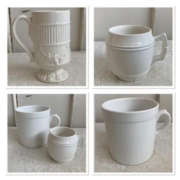 Brocante witte beker - mok - bekertje - mokje beschikbaar voor biedingen