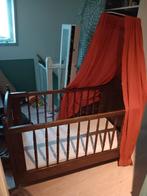 Antiek ledikant met  bruine hemel, Kinderen en Baby's, Babywiegjes en Ledikanten, Ophalen, Gebruikt, Ledikant