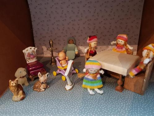 12) Poppetjes decoratie en accessoires poppenhuis 1:24, Kinderen en Baby's, Speelgoed | Poppenhuizen, Zo goed als nieuw, Toebehoren