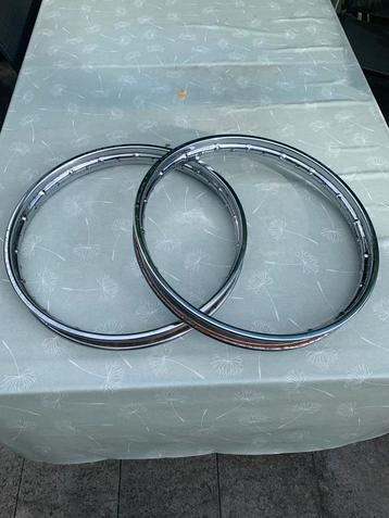 Honda SS50 originele Araya velgen 17 inch beschikbaar voor biedingen