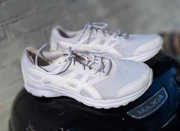 Witte Asics Sportschoenen Maat 46 beschikbaar voor biedingen