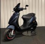 Zip gezocht 50cc of 80cc, Fietsen en Brommers, Scooters | Piaggio, Zip, Ophalen of Verzenden, Zo goed als nieuw, Benzine