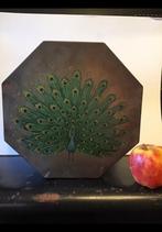 Groot 8-kantig blik met pauw, pauwen er op. Diam. ong. 27 cm, Ophalen of Verzenden, Overige, Overige merken
