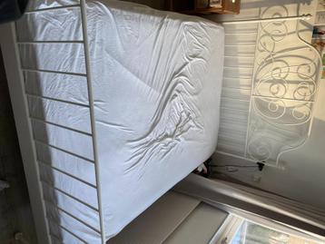 wit bedframe ikea (incl lattenbodem excl matras) - afbeelding 1