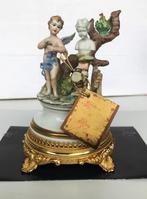 Engel porselein gouden sokkel Capodimonte certificaat✨😍💑👌, Antiek en Kunst, Kunst | Beelden en Houtsnijwerken, Ophalen of Verzenden