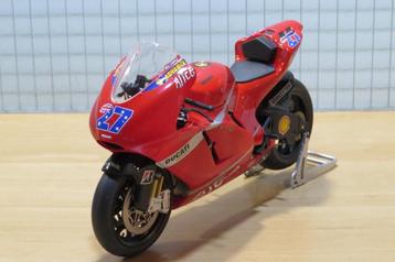 Casey Stoner Ducati Desmocedici 2007 WORLD CHAMPION 1:12 beschikbaar voor biedingen