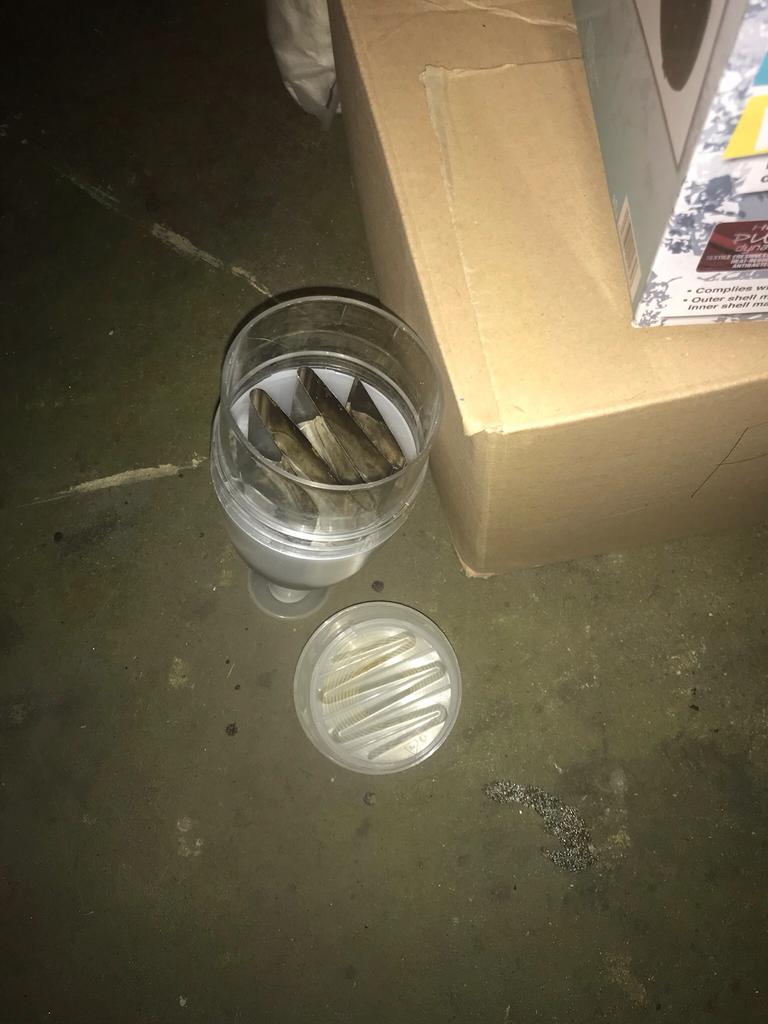 Handige uien snijder / stamper, Ophalen, Gebruikt