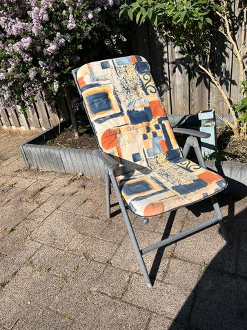 Tuinstoelen met kussens beschikbaar voor biedingen