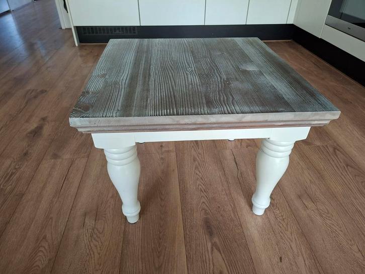 Landelijke bijzettafel, Huis en Inrichting, Tafels | Salontafels, Ophalen of Verzenden