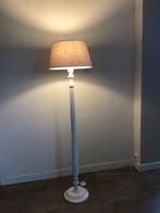 Staande lamp met kap, Huis en Inrichting, Lampen | Vloerlampen, Ophalen, 150 tot 200 cm, Hout, Landelijk