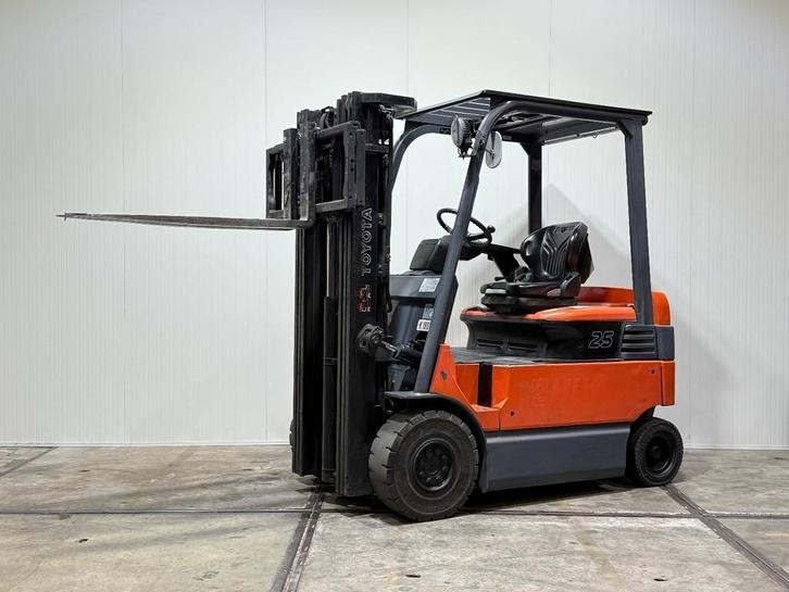 Toyota 7FBMF25 Triplex Freelift sideshift ACCU 90% HL1090, Zakelijke goederen, Machines en Bouw | Heftrucks en Intern transport