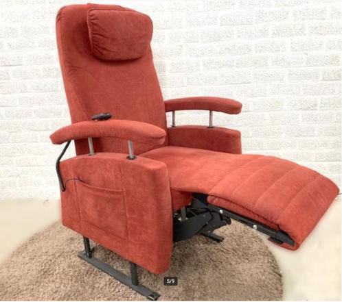 Fitform sta-op + relaxstoel, electr., rood, 3 motor. i.z.g.s, Huis en Inrichting, Fauteuils, Zo goed als nieuw, Stof, 50 tot 75 cm