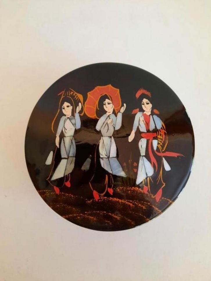 Oosters lak sieradendoosje met abalone-schelp, Antiek en Kunst, Curiosa en Brocante, Ophalen of Verzenden