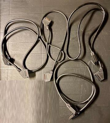 4 SCART kabels beschikbaar voor biedingen