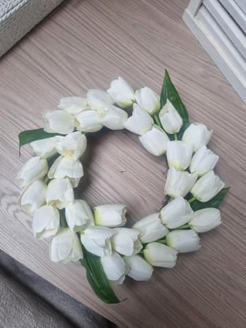Krans van witte kunst tulpjes - 25/30cm beschikbaar voor biedingen