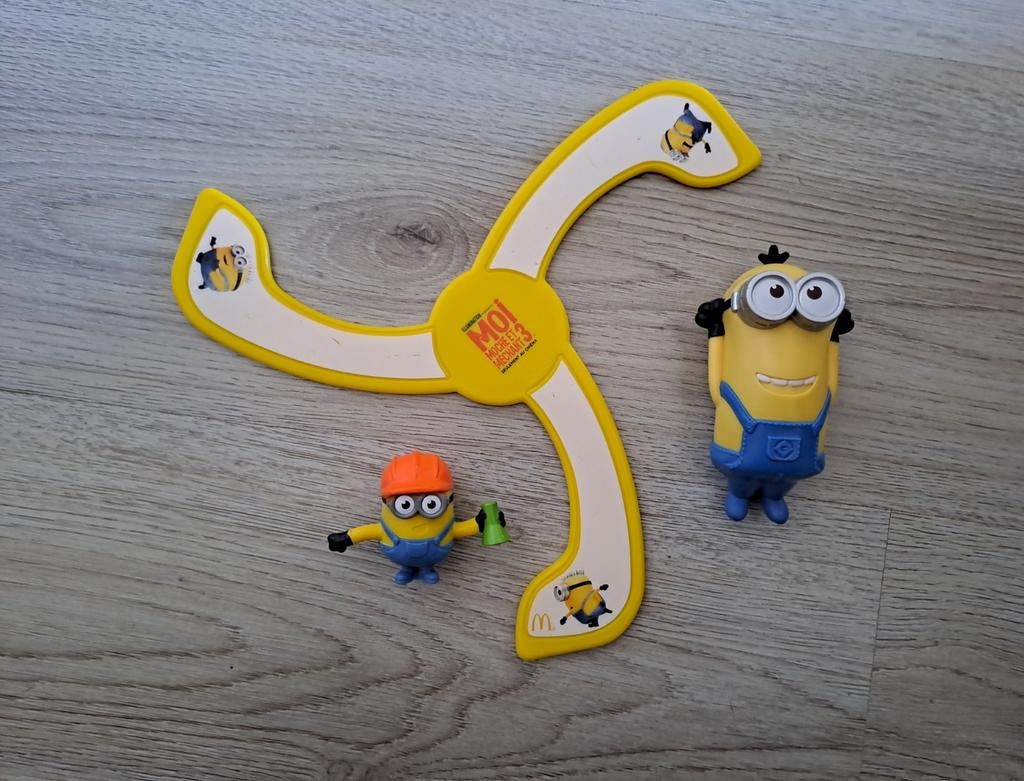 Minions speelgoed set boemerang en figuren, Ophalen of Verzenden, Zo goed als nieuw