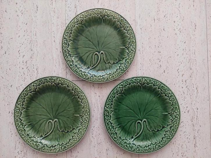 Antieke borden majolica kool decoratie groente  Maastricht, Antiek en Kunst, Antiek | Keramiek en Aardewerk, Ophalen of Verzenden