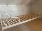 Tiener Meegroei Bed - Wit Metaal, Huis en Inrichting, Slaapkamer | Bedden, Ophalen, 90 cm, Eenpersoons, Wit