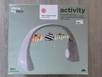 Baby gym Activity Gym grijs Done By Deer beschikbaar voor biedingen