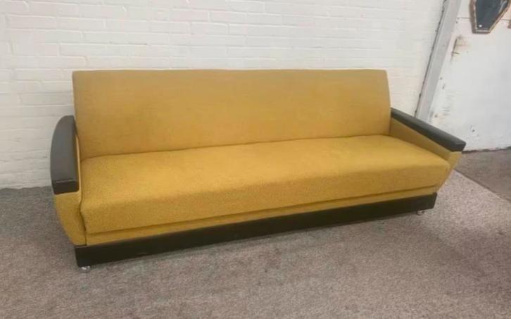 Bank geweldige vintage groene slaapbank uit de jaren 60., Huis en Inrichting, Banken | Bankstellen, Ophalen of Verzenden