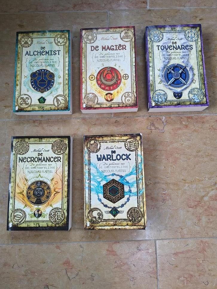 Michael Scott  De onsterfelijke Nicolas Flamel, Boeken, Fantasy, Gelezen, Ophalen of Verzenden