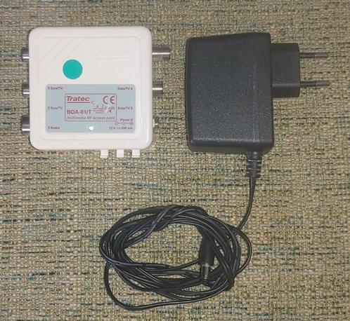 Tratec/Technetix BDA-01 Opsteek Antenneversterker 4-weg, Audio, Tv en Foto, Televisie-accessoires, Zo goed als nieuw, Ophalen of Verzenden