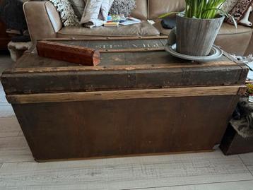 Antieke Kist / Salontafel beschikbaar voor biedingen
