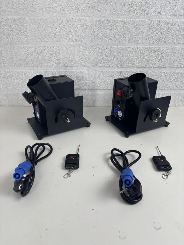 Set confetti shooters ( DMX/ draadloze remote), Muziek en Instrumenten, Licht en Laser, Ophalen of Verzenden, Zo goed als nieuw