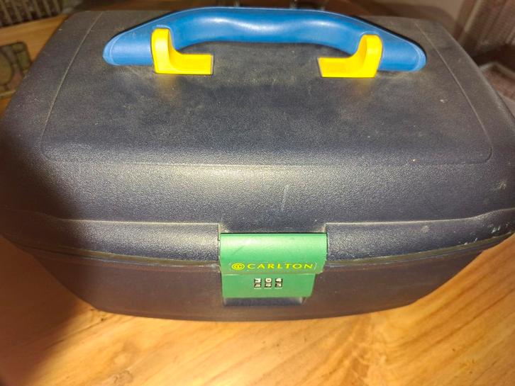 Carlton Make-up Koffer met Slot, Sieraden, Tassen en Uiterlijk, Beautycases, Gebruikt, Hardcase, Blauw, Met slot, Met spiegeltje(s)