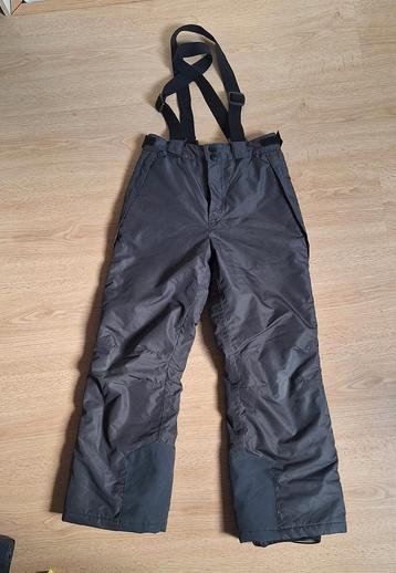 Ski-broek maat 128 beschikbaar voor biedingen
