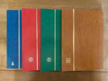 Vier gebruikte nette postzegelalbums beschikbaar voor biedingen