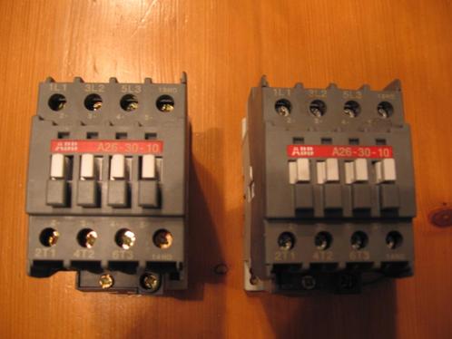 ABB magneetschakelaar A26-30-10 en A26-30-01 relais., Hobby en Vrije tijd, Elektronica-componenten, Gebruikt, Verzenden