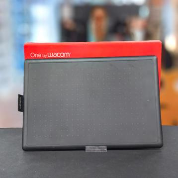 Wacom One Medium Tekentablet 216x135mm | Rood - In Nette Sta beschikbaar voor biedingen