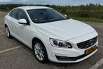 Volvo S60 T3 Drive-E Nordic+ model 2017 Wit 152 pk, Auto's, Voorwielaandrijving, 74 €/maand, Zwart, 4 cilinders