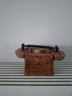 Oude Houten Kistje met IJzeren Beugel, Antiek en Kunst, Ophalen of Verzenden