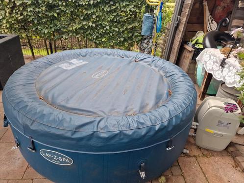Lay-Z-Spa Milan Opblaasbare Jacuzzi, Tuin en Terras, Bubbelbaden en Hottubs, Gebruikt, Opblaasbaar, Afdekzeil, Pomp, Ophalen