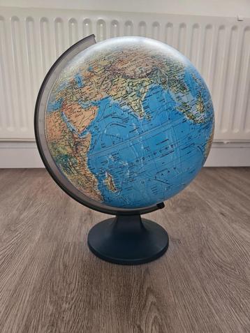 Wereldbol (zonder licht) - hoogte 40 cm beschikbaar voor biedingen