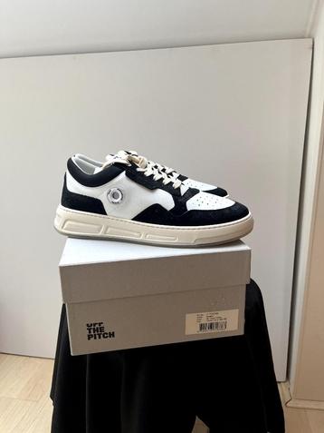 Off the Pitch sneakers beschikbaar voor biedingen